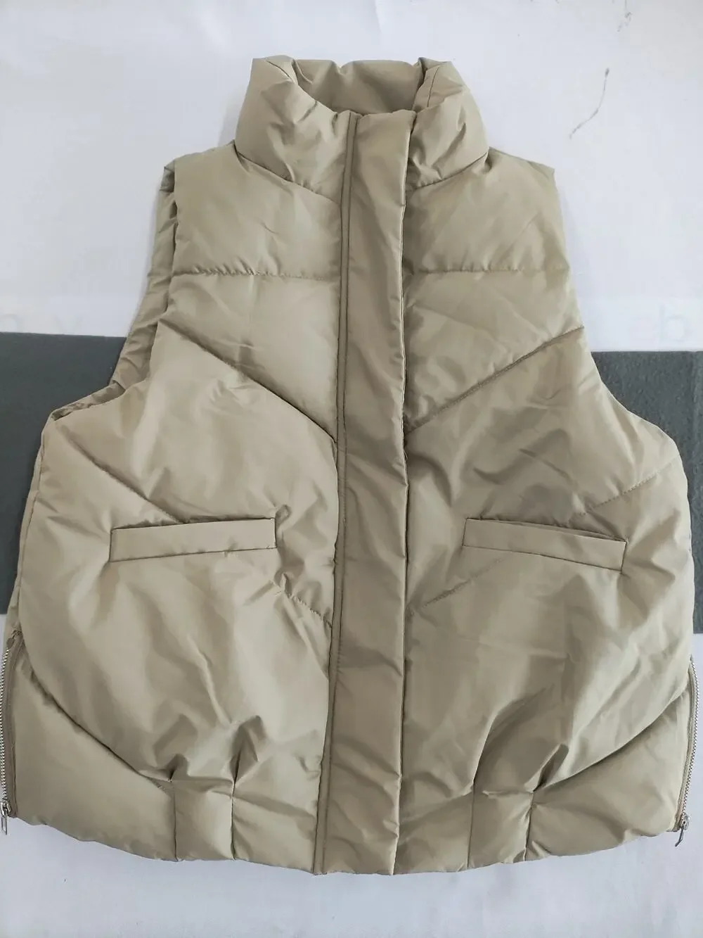 Lululemon Wunder Puff Super Cropped Vest Women's Size M Beige Goose Down Fill